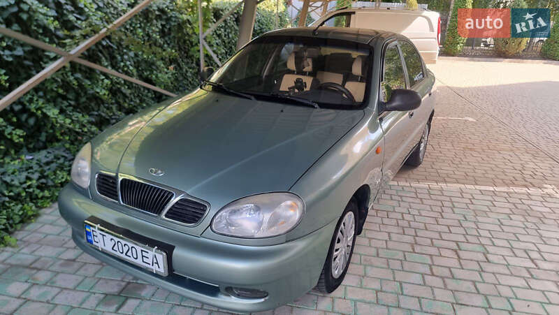 Седан ЗАЗ Lanos 2010 в Великой Александровке