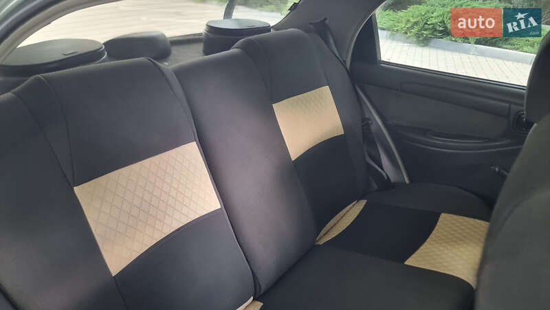 Седан ЗАЗ Lanos 2010 в Великой Александровке