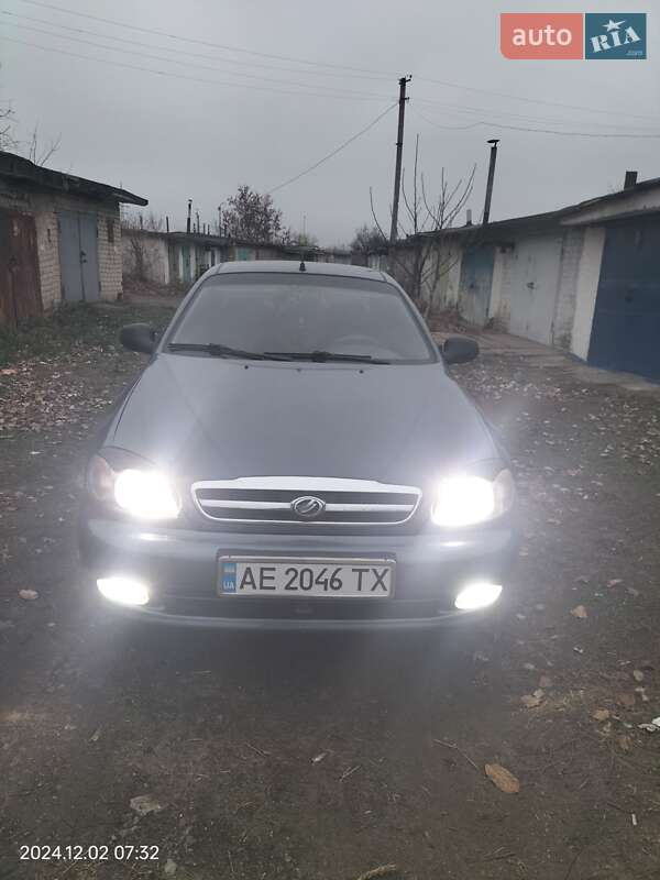 Седан ЗАЗ Lanos 2010 в Павлограді