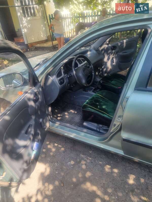 Седан ЗАЗ Lanos 2010 в Чутове