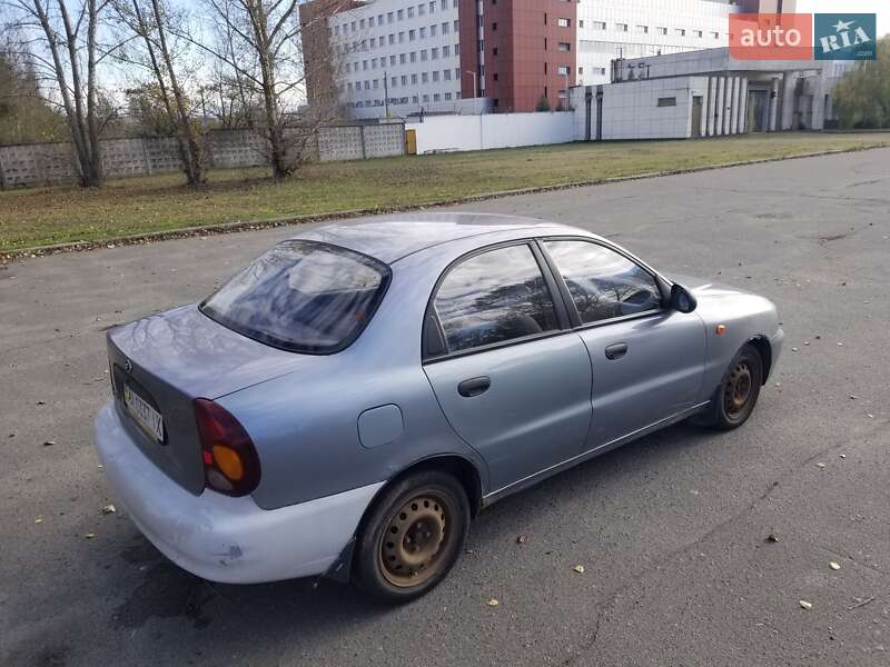 Седан ЗАЗ Lanos 2010 в Киеве