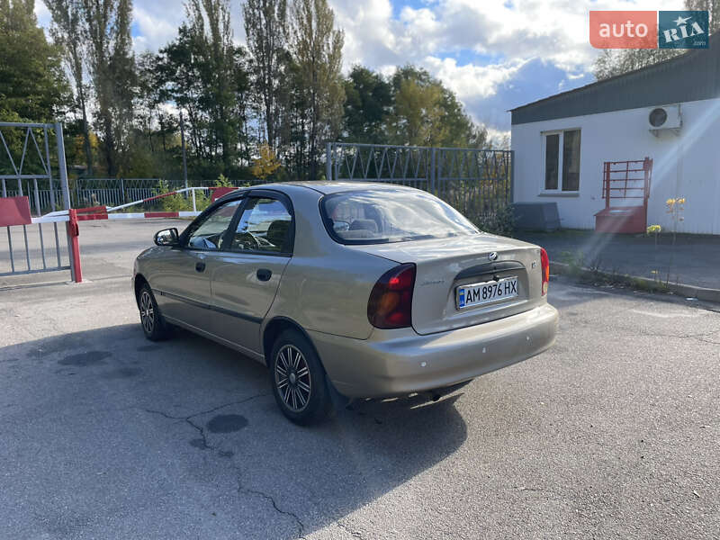 Седан ЗАЗ Lanos 2015 в Житомире