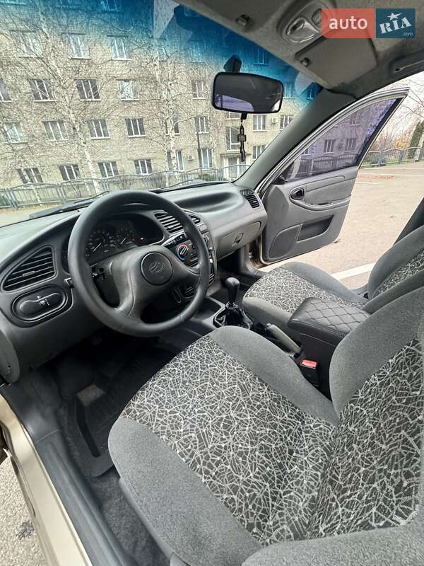 Седан ЗАЗ Lanos 2011 в Зміїві