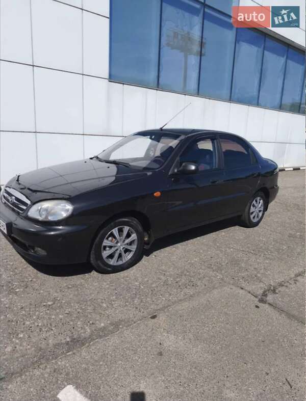 Седан ЗАЗ Lanos 2010 в Измаиле