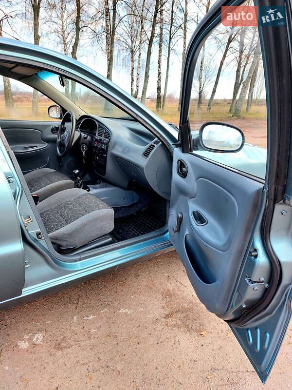 Седан ЗАЗ Lanos 2011 в Тростянце