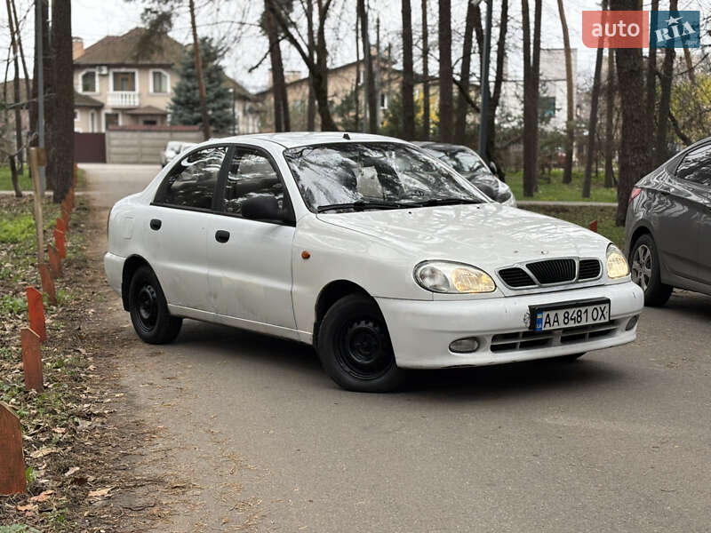 Седан ЗАЗ Lanos 2010 в Киеве