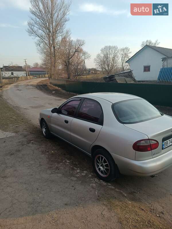 Седан ЗАЗ Lanos 2005 в Волочиске