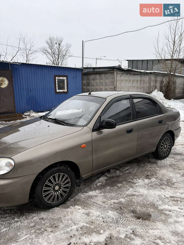 Седан ЗАЗ Lanos 2011 в Киеве