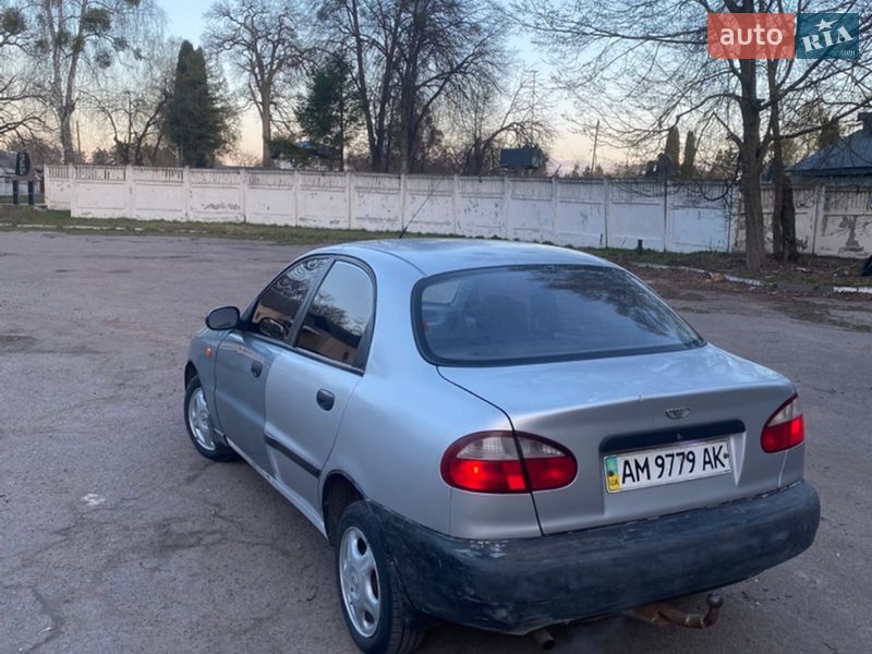 Седан ЗАЗ Lanos 2005 в Озерному