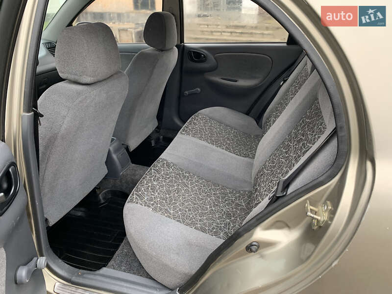 Седан ЗАЗ Sens 2011 в Славуті