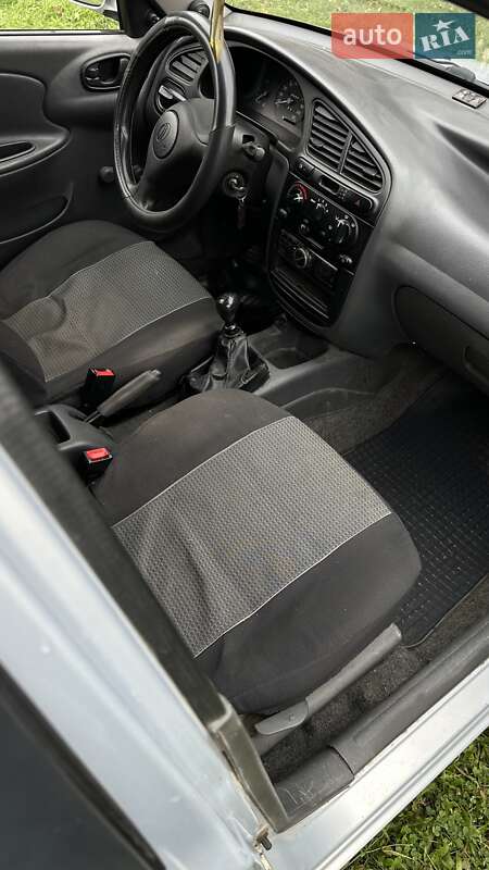 Седан ЗАЗ Sens 2012 в Воловце