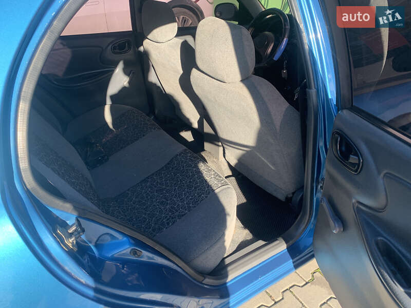 Седан ЗАЗ Sens 2011 в Черновцах