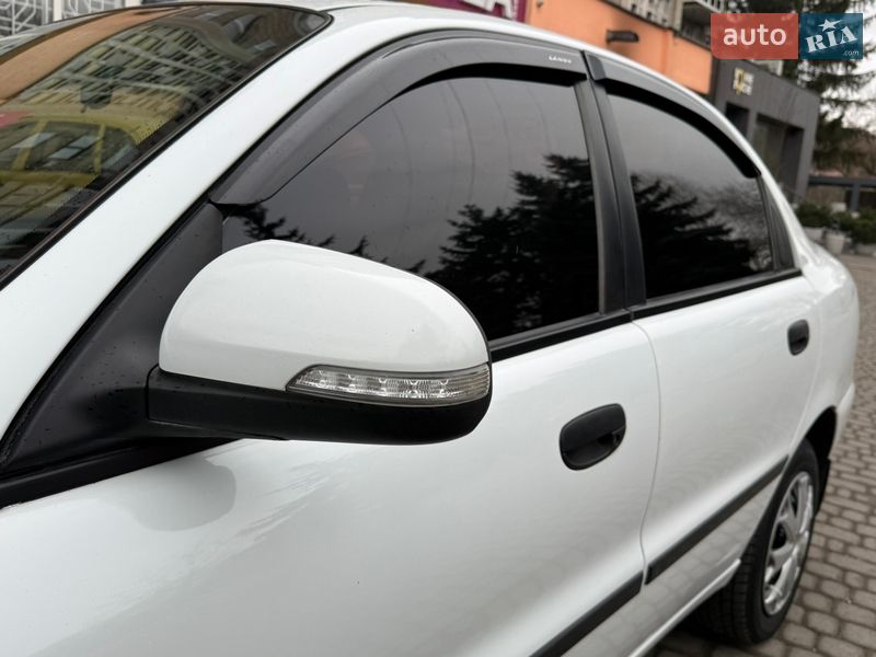 Седан ЗАЗ Sens 2015 в Могилев-Подольске