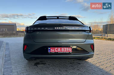 Позашляховик / Кросовер Zeekr 001 2025 в 