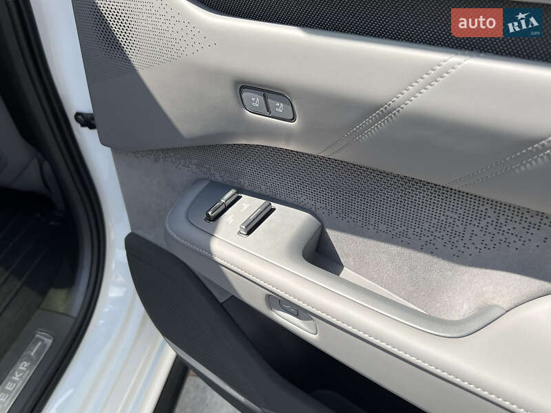 Внедорожник / Кроссовер Zeekr 001 2024 в Киеве