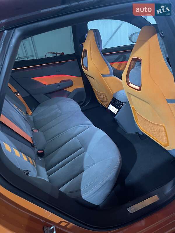 Позашляховик / Кросовер Zeekr 001 2024 в Кролевці