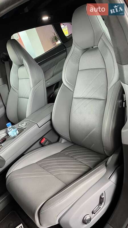 Позашляховик / Кросовер Zeekr 001 2024 в Дніпрі