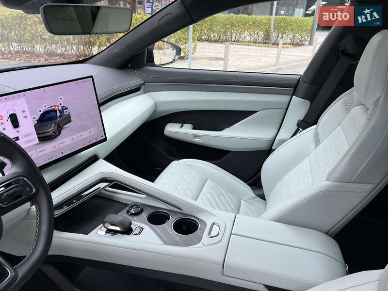 Позашляховик / Кросовер Zeekr 001 2024 в Києві