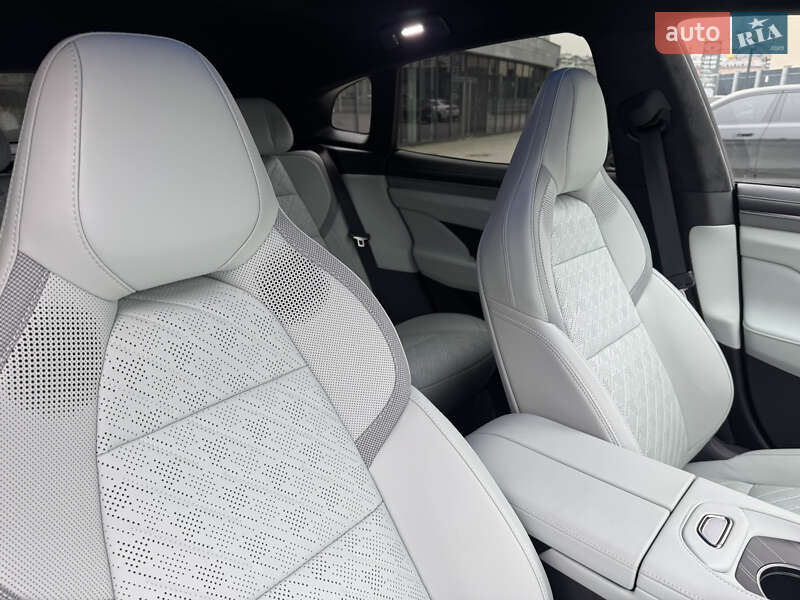 Позашляховик / Кросовер Zeekr 001 2025 в Києві