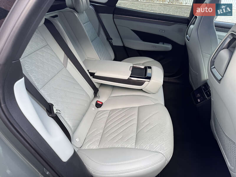 Позашляховик / Кросовер Zeekr 001 2024 в Дніпрі