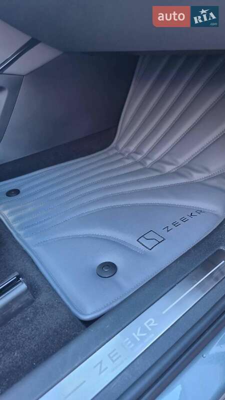 Внедорожник / Кроссовер Zeekr 001 2024 в Черкассах