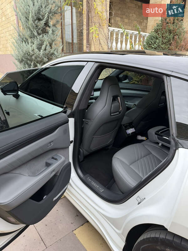 Внедорожник / Кроссовер Zeekr 001 2024 в Николаеве