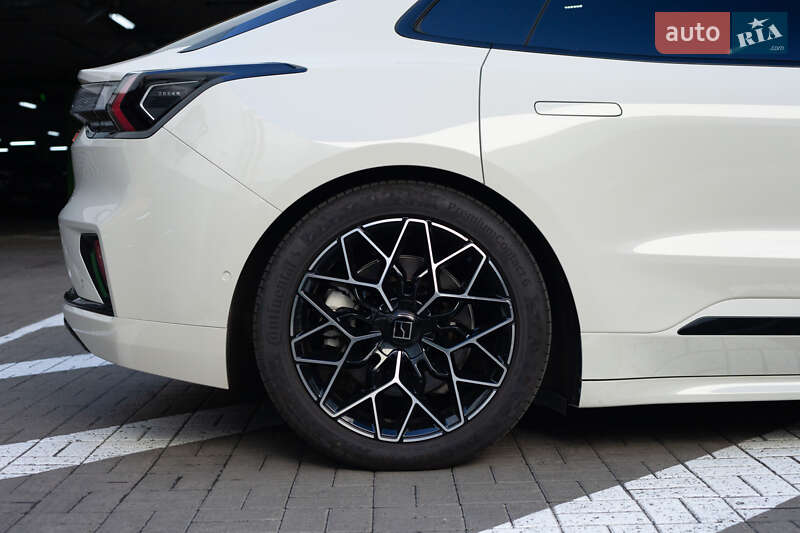 Внедорожник / Кроссовер Zeekr 001 2024 в Киеве