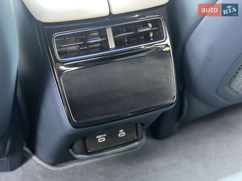 Внедорожник / Кроссовер Zeekr 001 2025 в Ивано-Франковске