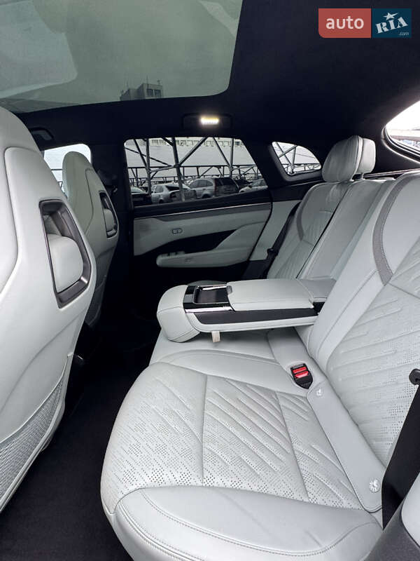 Позашляховик / Кросовер Zeekr 001 2024 в Кривому Розі