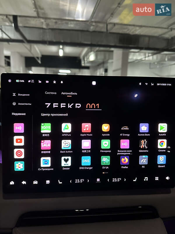 Позашляховик / Кросовер Zeekr 001 2024 в Києві