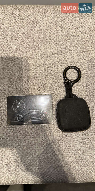 Позашляховик / Кросовер Zeekr 001 2024 в Києві