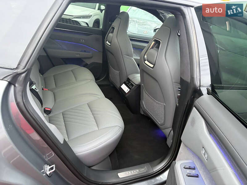 Внедорожник / Кроссовер Zeekr 001 2025 в Киеве