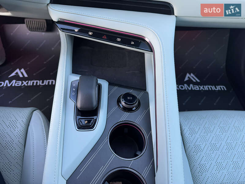 Позашляховик / Кросовер Zeekr 001 2024 в Києві