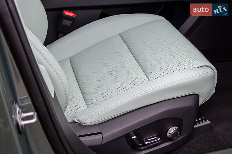 Внедорожник / Кроссовер Zeekr 001 2024 в Киеве