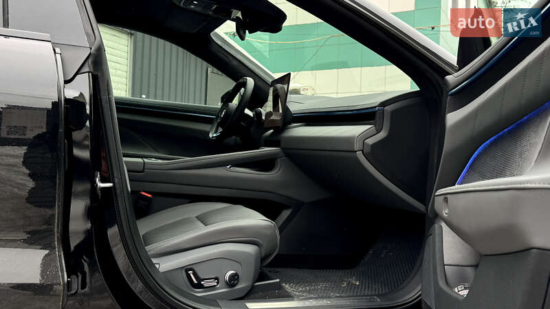 Позашляховик / Кросовер Zeekr 001 2024 в Києві