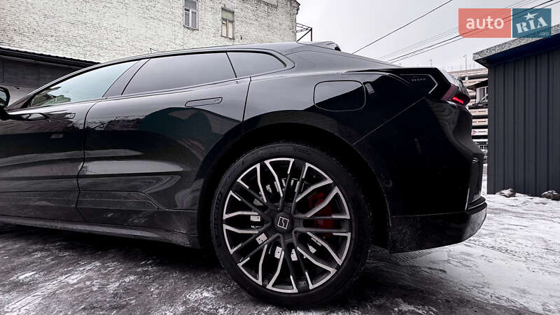 Позашляховик / Кросовер Zeekr 001 2024 в Києві