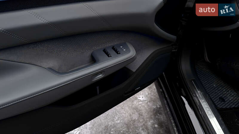 Позашляховик / Кросовер Zeekr 001 2024 в Києві