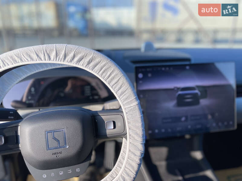 Седан Zeekr 007 2024 в Тернополе