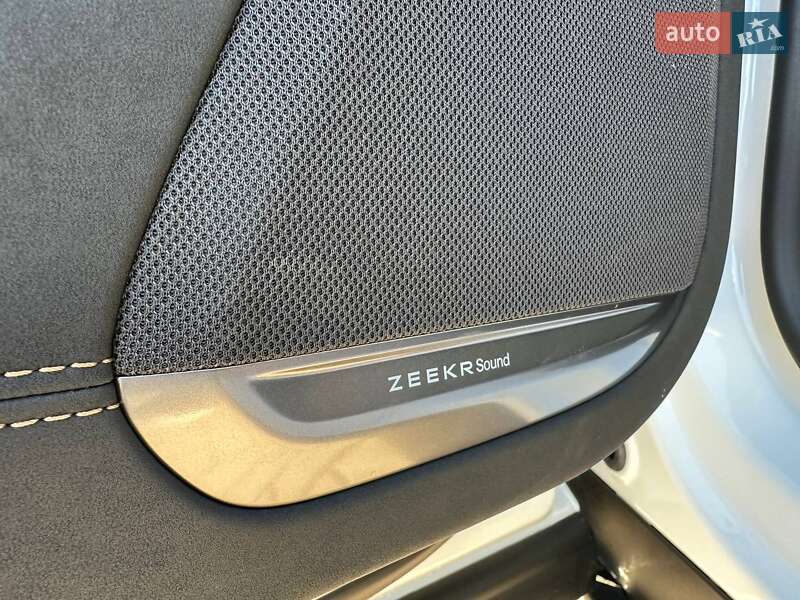 Внедорожник / Кроссовер Zeekr 7X 2024 в 