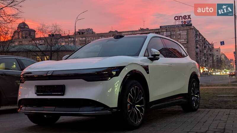 Позашляховик / Кросовер Zeekr 7X 2025 в 