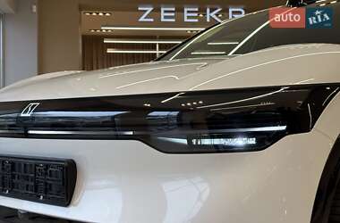 Позашляховик / Кросовер Zeekr 7X 2025 в 