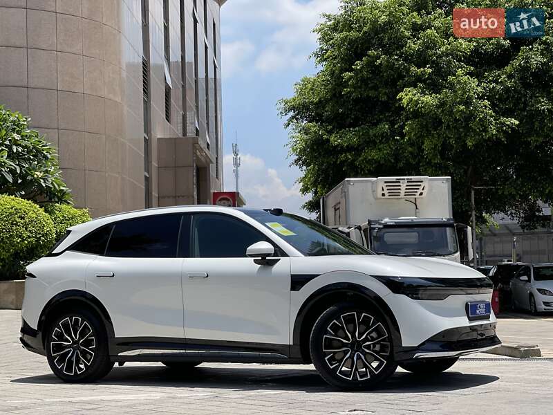 Позашляховик / Кросовер Zeekr 7X 2025 в 