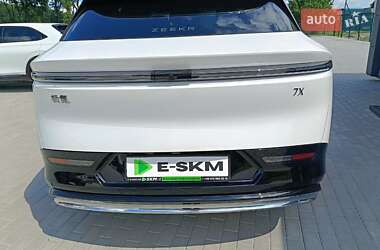 Внедорожник / Кроссовер Zeekr 7X 2025 в 