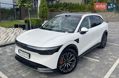 Позашляховик / Кросовер Zeekr 7X 2024 в 