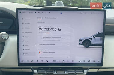 Позашляховик / Кросовер Zeekr 7X 2024 в 