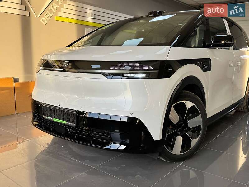 Мінівен Zeekr Mix 2025 в Києві