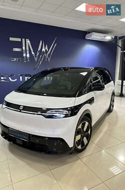 Минивэн Zeekr Mix 2024 в 