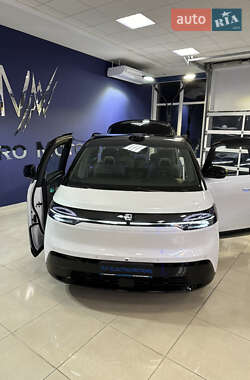 Минивэн Zeekr Mix 2024 в 