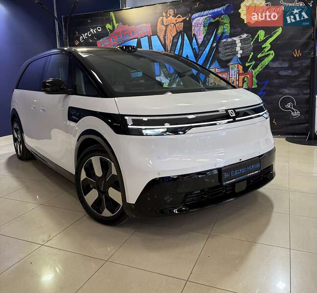 Минивэн Zeekr Mix 2024 в 