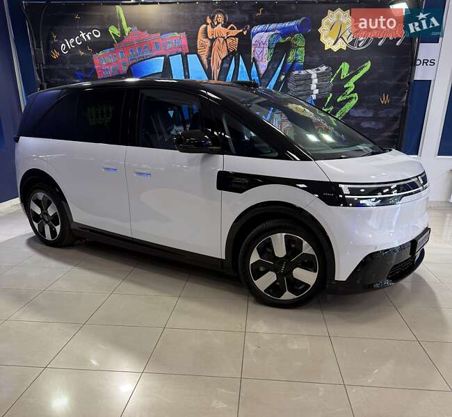 Минивэн Zeekr Mix 2024 в Кропивницком